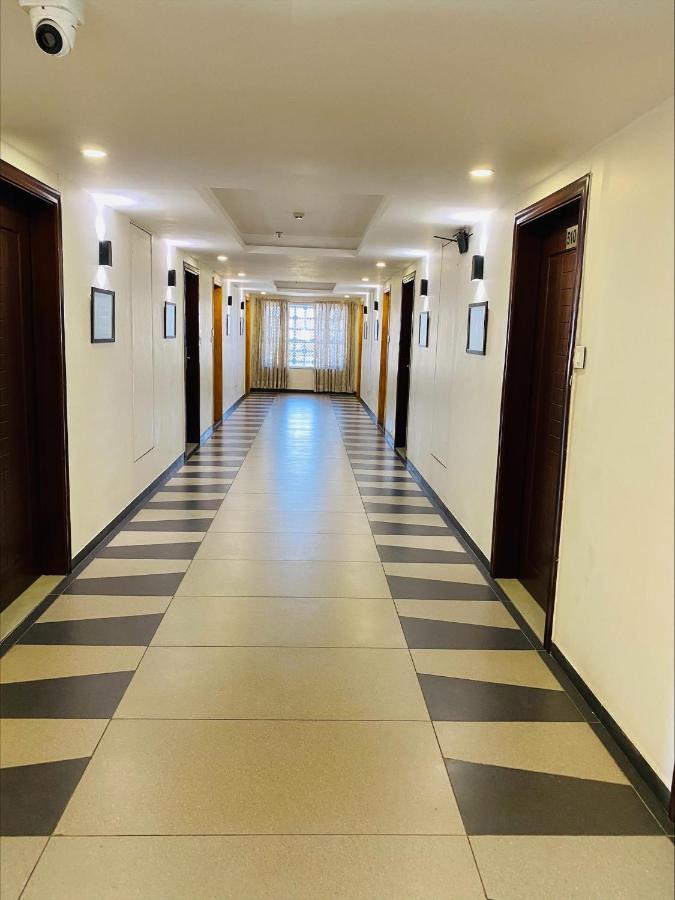 Apricot Hotel , Ахмедабад Екстериор снимка