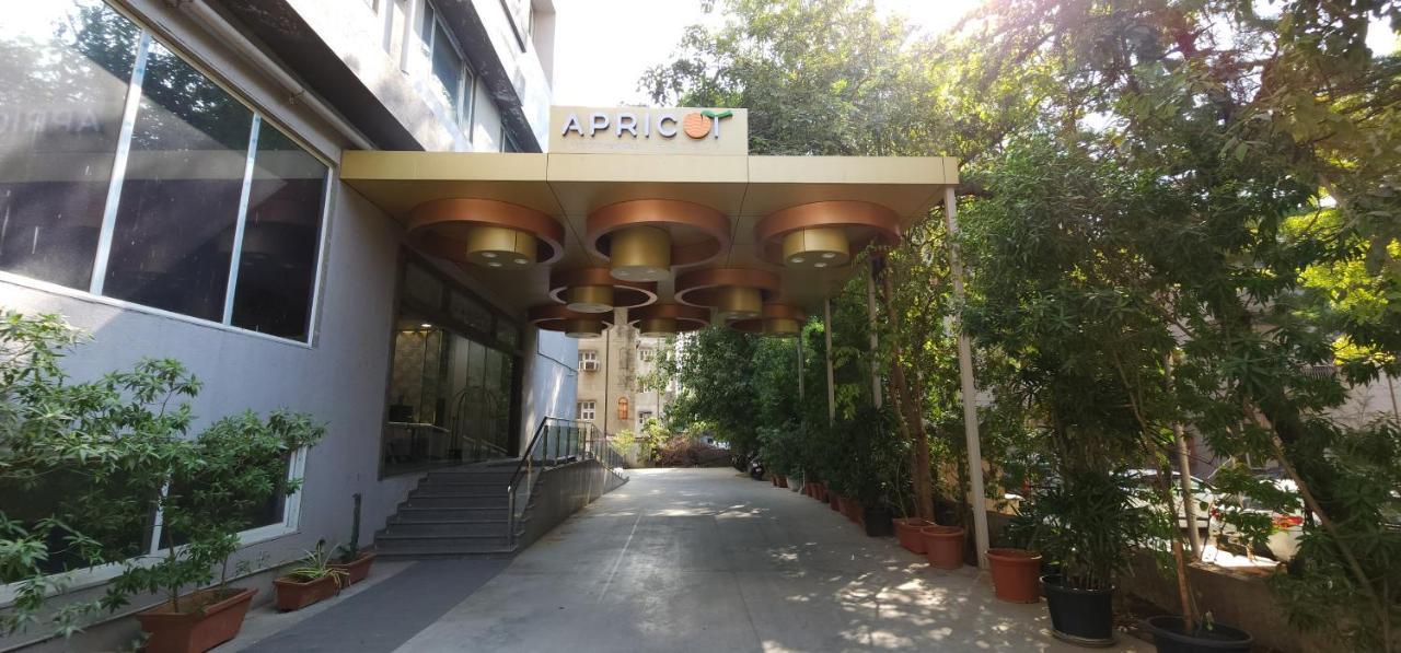 Apricot Hotel , Ахмедабад Екстериор снимка