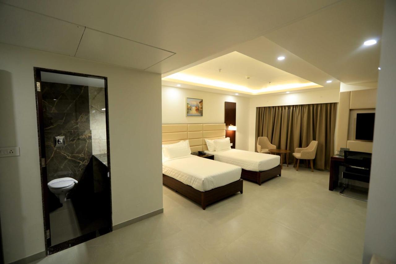 Apricot Hotel , Ахмедабад Екстериор снимка