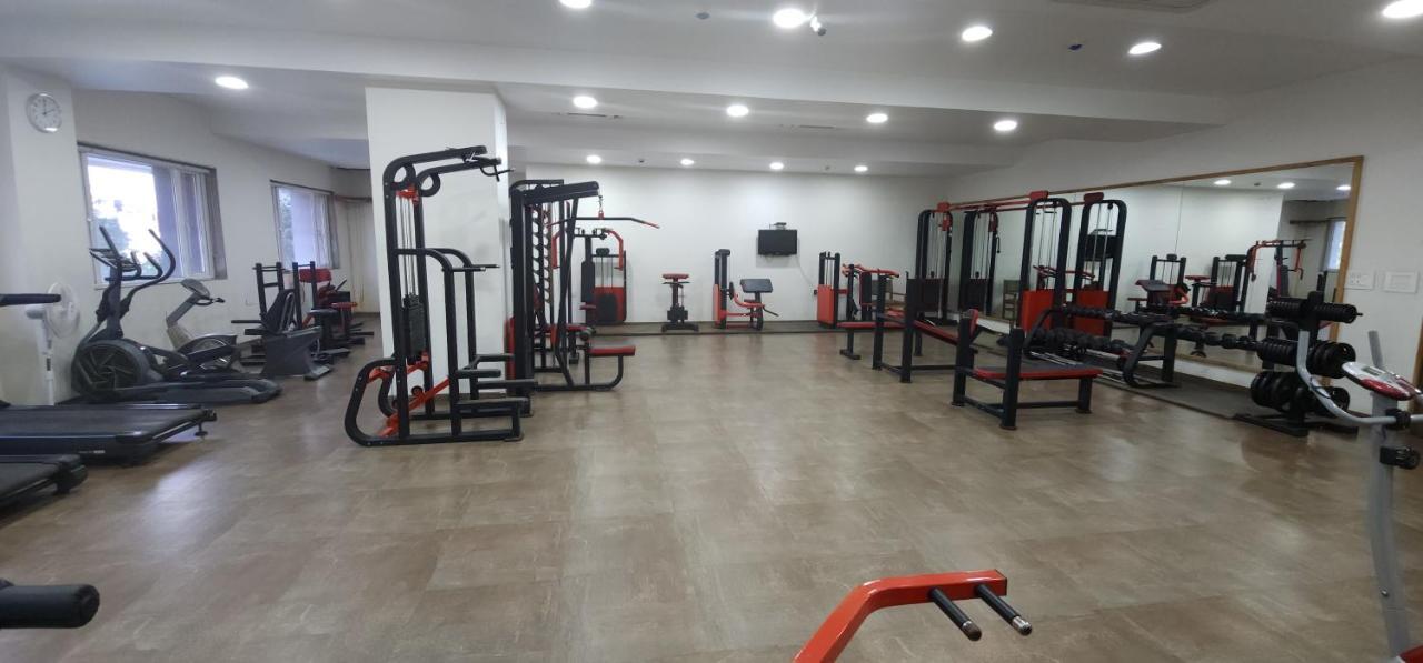 Apricot Hotel , Ахмедабад Екстериор снимка