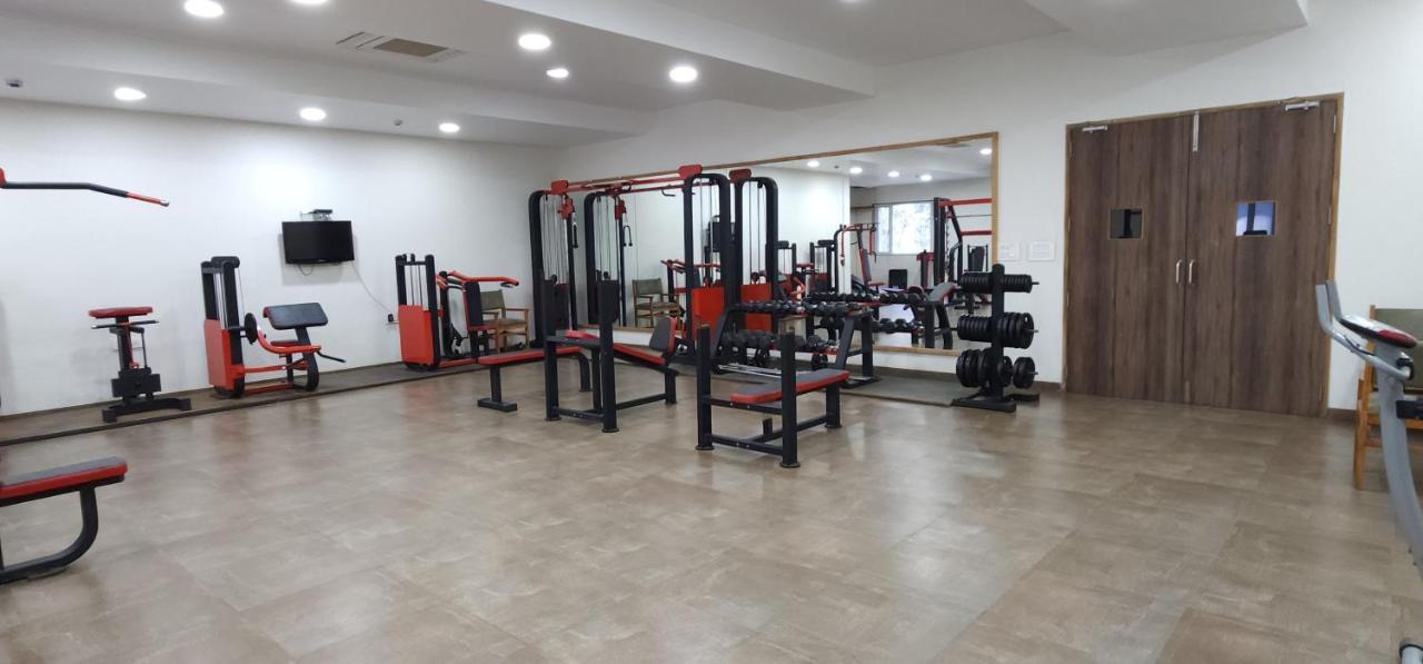 Apricot Hotel , Ахмедабад Екстериор снимка