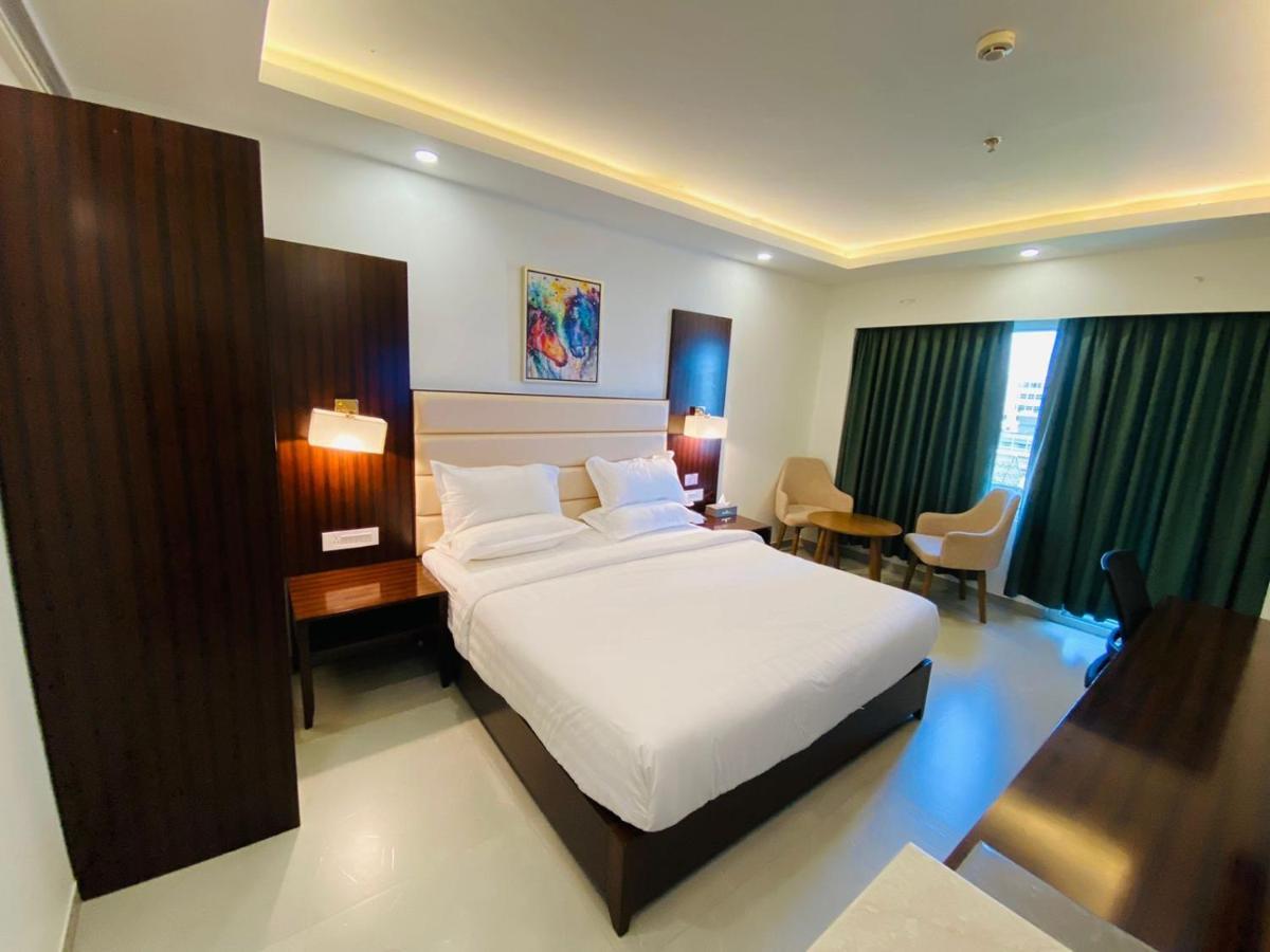 Apricot Hotel , Ахмедабад Екстериор снимка