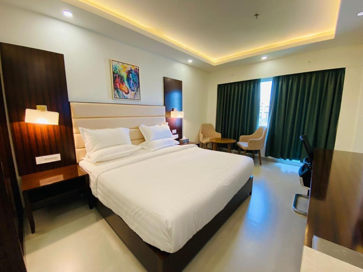 Apricot Hotel , Ахмедабад Екстериор снимка